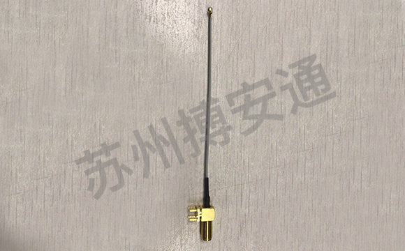 SMA-KWE彎頭天線座(zuo)連接線